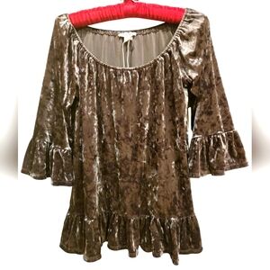 Velvety baby doll top with ruffled sleeves and bottom.  Women's SP